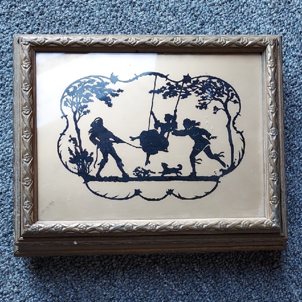 Vintage Silhouette Art in Wooden Frame Trinker Box